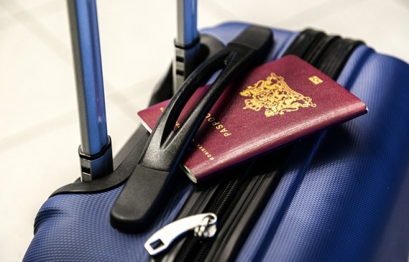 Jak se vyhnout služební cestě - kufr a pas